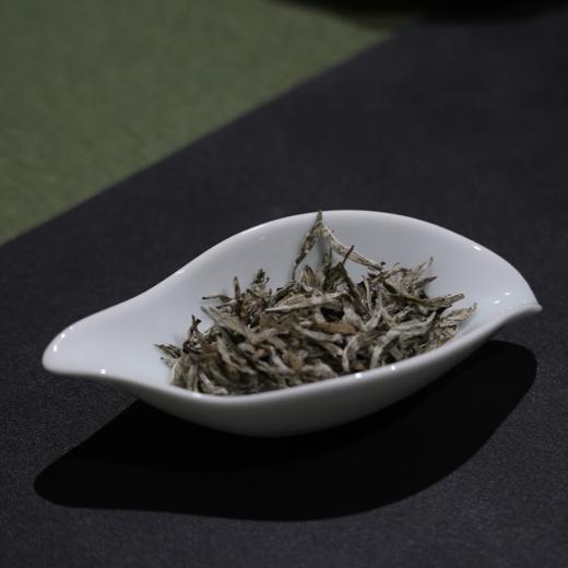 【太华初露】2025年白毫银针饼 商品图5