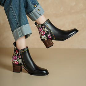 【预售5天】民族风印花粗跟短筒马丁靴子女秋季新款真皮秀气圆头舒适中跟短靴2596