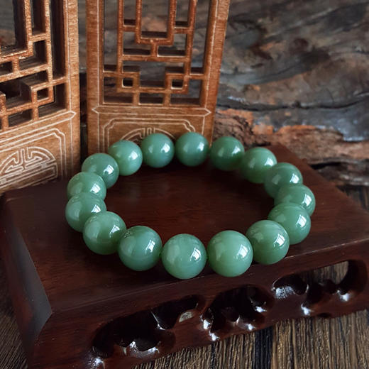 【天然正品】天然细腻无黑点约12.0MM碧玉猫眼圆珠手串12.0MM（皆取最大值）女士 251125NJS28特价：980 商品图5