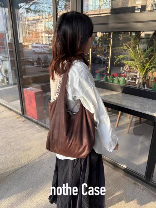 nothe Case布然/NC251101/「璃雾霜花」大容量麂皮拼接单肩包 双面 商品图3