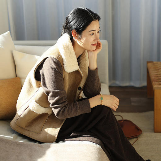 特绽放876朵/纯羊毛马夹双面穿麂皮羊羔毛撞色拼接叠搭马甲冬新款 商品图2