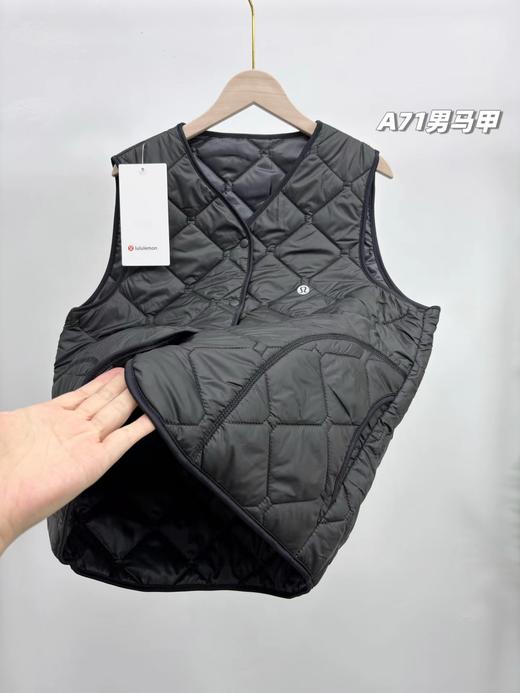 D120437一包2件！秋季新款男士精典款绵羊毛纽扣马甲外套 商品图6