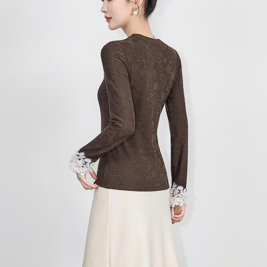 「高货wl」全新升级【铂金会员220/天猫289/差价69】(95019)洛诗琳蕾丝拼接打底上衣2025秋冬新款气质暗纹提花打底衫 商品图3