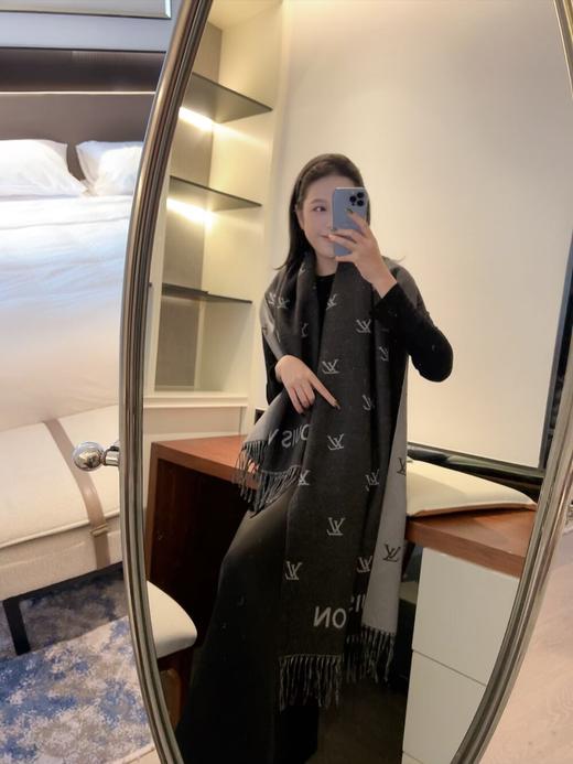 G680 经典LOGo提花两面戴流苏围巾披肩 商品图1