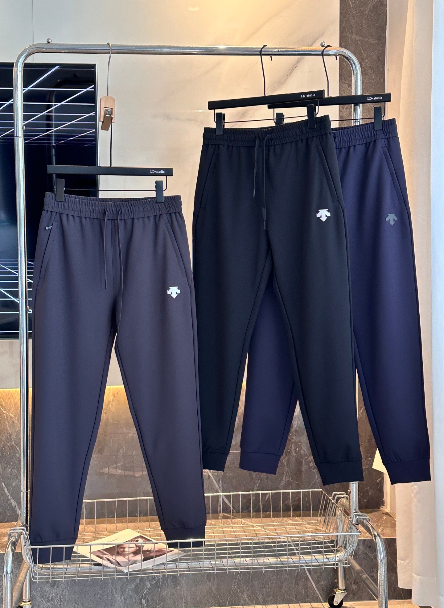 2025秋冬季三色新款长裤！面料采用最新型3D魔方格复合索芙特340克高克重面料