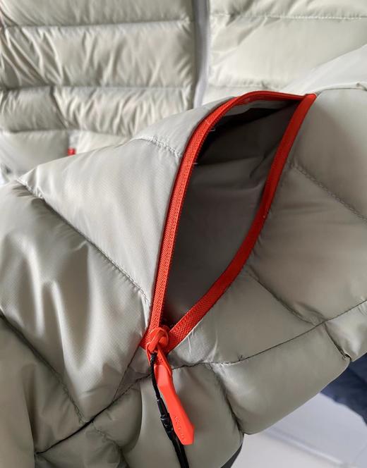 D120409轻量排骨休闲立领拉链鹅绒马甲90绒轻薄羽绒马甲 商品图11