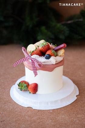 四寸法芙娜灵感草莓蛋糕