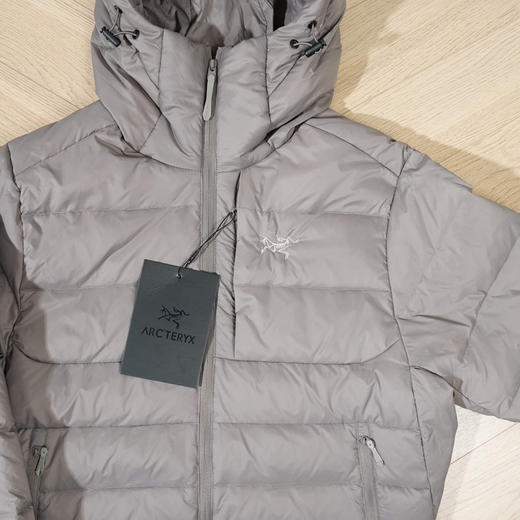 【秒杀价已调 直接拍】跟单 鸟家 连帽经典款 排骨轻薄羽绒服 内搭修身款 商品图8