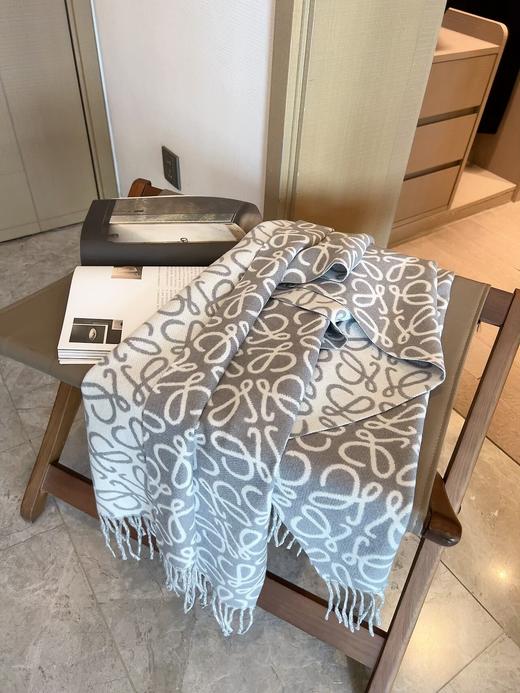 G681罗意威新款，Khaki Green双色羊毛提花毛毯披肩围巾 商品图3