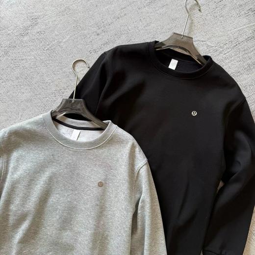 D120407胸前小标运动加绒圆领卫衣冬季打底衫上衣男款 商品图3