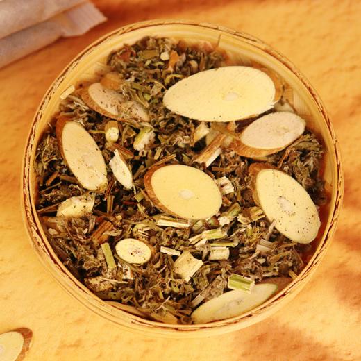 十八味足浴包  草本泡脚包 男女通用 （艾叶+红花+益母草+老姜+当归+黄芪等18味中草药） 商品图3