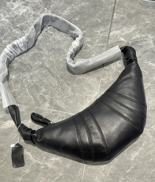 Lemaire 柔软小羊皮牛角包可颂包 商品图5