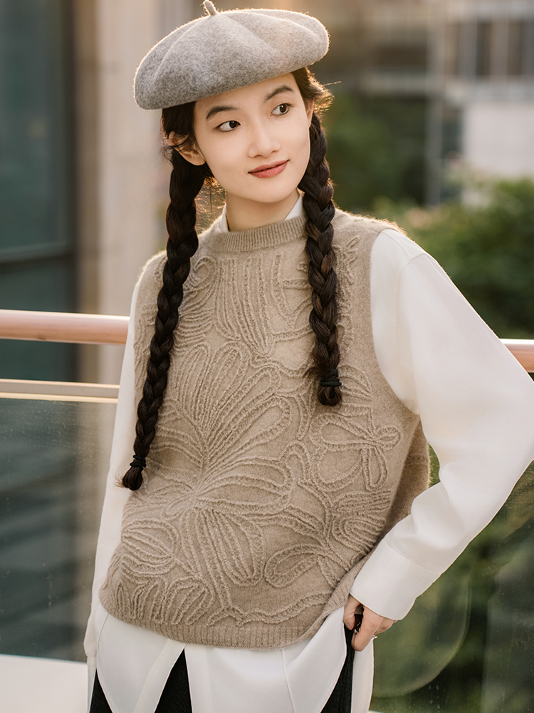 新中式重工刺绣26支羊绒羊毛混纺马甲FCF3WST139