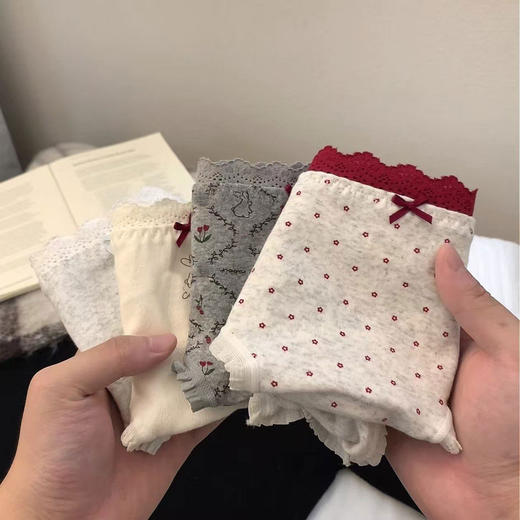 【云感贴身❗️韩系甜美内裤】磨毛质感，手感软糯亲肤棉，腰头拼接蕾丝，加长档吸湿透气，10A透气加长底裆可爱印花中腰包臀全棉内裤QQ 商品图2