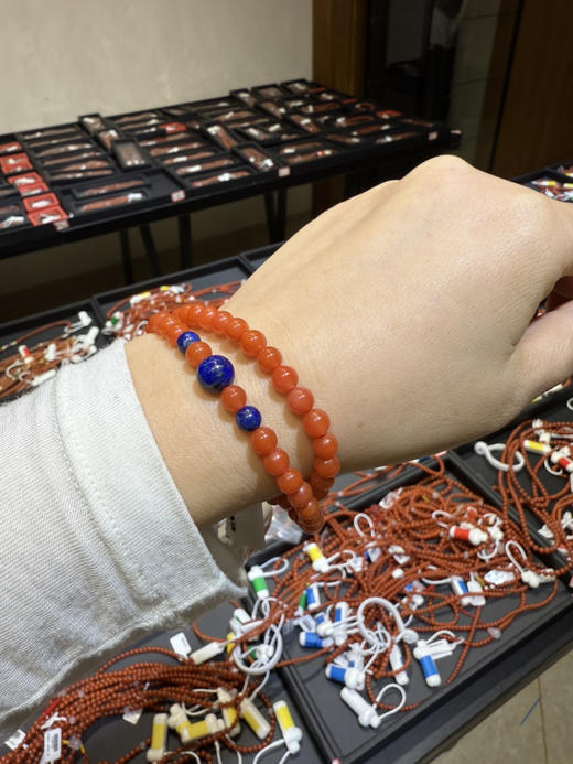 设计款 南红柿子红 配三颗青金石 弹力绳 双圈手链 5.8咪左右 发到付 商品图9