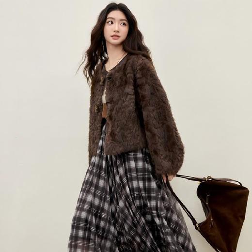 【停发！3月8日开始发货！】佐姿莎 高奢款小香风皮毛一体外套N359/温柔牛角扣皮毛一体外套N1367  软 fufu 毛毛，上手暖到心尖，不分场合，时尚好搭 商品图0