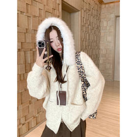 <曾小咸推荐>现货秒杀！微信超特价！毛领拉链连帽毛衣开衫 日常249.99 立减120 秒杀129.99！