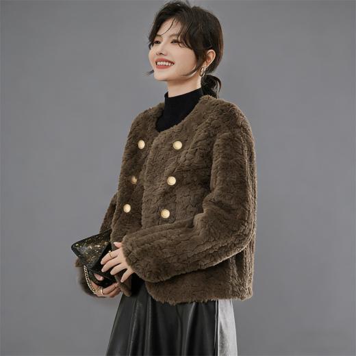 【停发！3月8日开始发货！】佐姿莎 高奢款小香风皮毛一体外套N359/温柔牛角扣皮毛一体外套N1367  软 fufu 毛毛，上手暖到心尖，不分场合，时尚好搭 商品图1