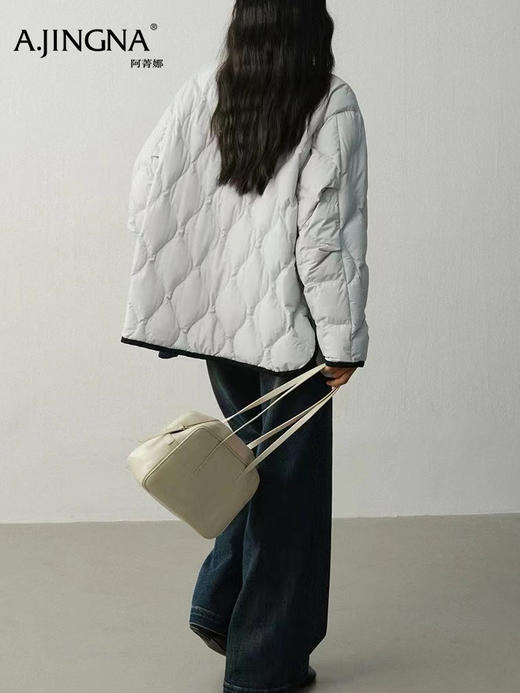 【绗缝撞色】阿菁娜冬季新款绗缝撞色羽绒服S型綗线立体廓形松弛感通勤外套F30D216033 商品图4
