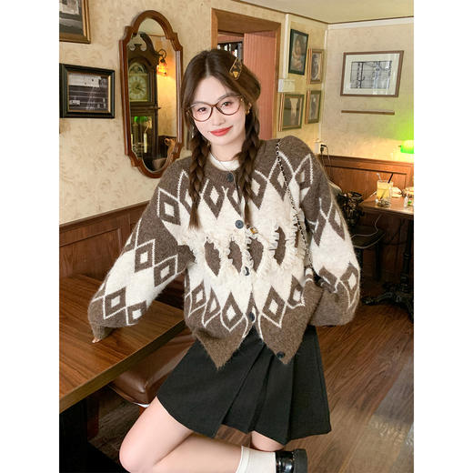 <曾小咸推荐> 现货秒杀！微信超特价！复古咖色菱格毛衣开衫 日常219.99 立减120 秒杀99.99！ 商品图1