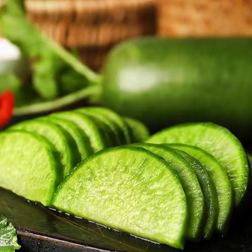 石家庄优选仓库速达，山东妃翠萝卜-水果青萝卜，沙土种植，经过三次霜降脆甜多汁，爽脆清甜，礼盒装净重6斤