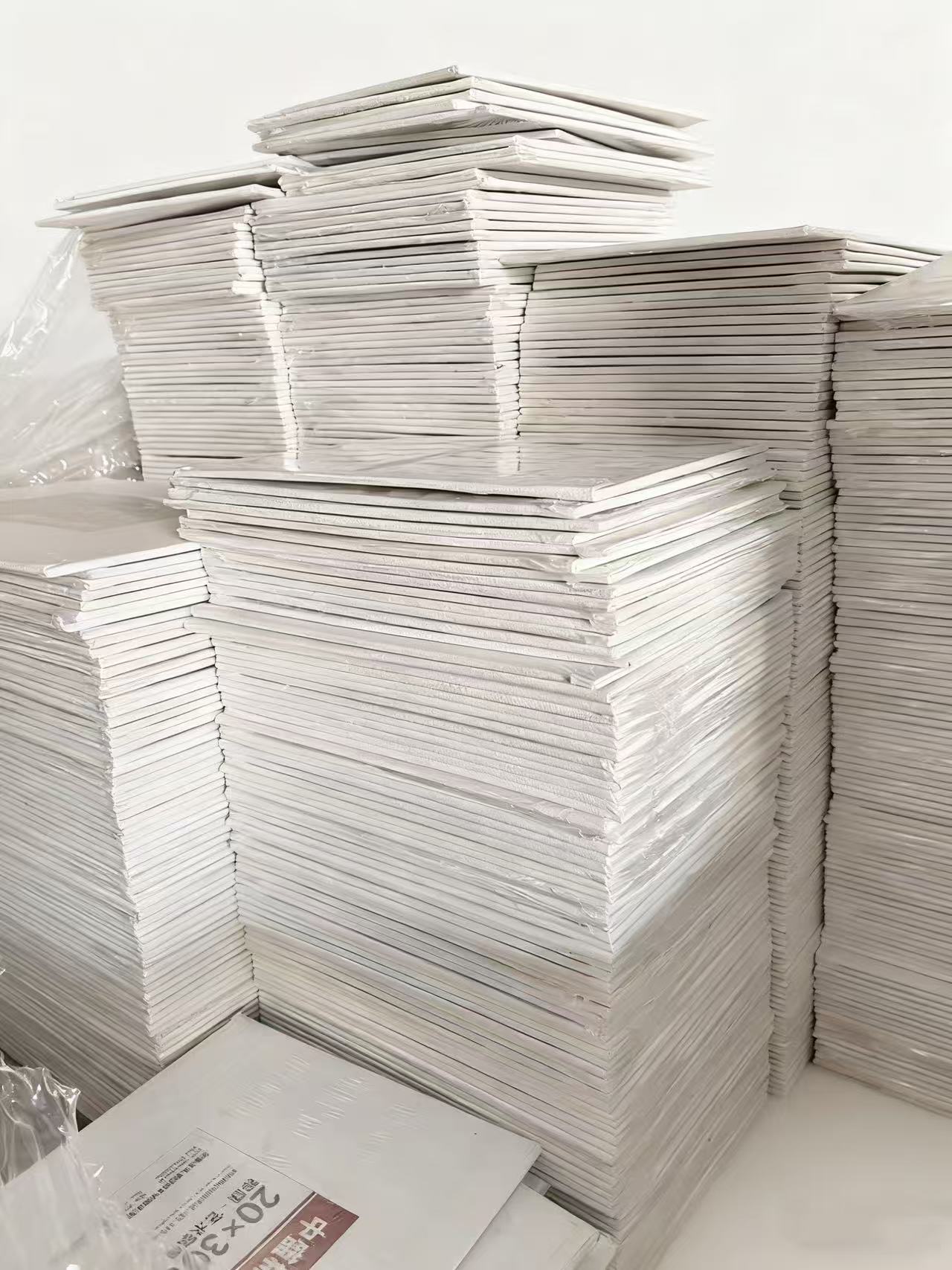 特价油画板---有轻微瑕疵  尺寸有稍微不准（手工测量尺寸误差1-3mm）满20元发货，介意勿拍。