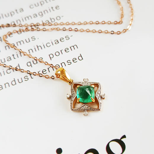 【天然正品】AU750黄金镶钻镶天然糖塔造型0.8克拉木佐绿祖母绿吊坠项链17.9*11.9*5.6MM（皆取最大值）链长：45CM（长度可调节）女士 251125NJS15 商品图2