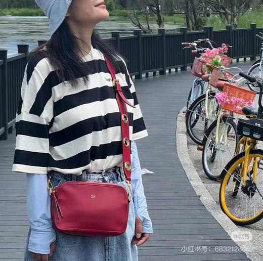 芬迪 红色 牛皮 相机包 商品图1