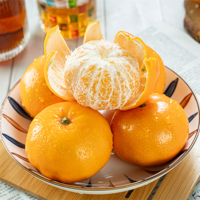 锁死这颗 “爆汁炸弹”！黄金产区【广西沃柑】皮薄肉厚，咬开瞬间汁水喷溅！甜润混着微酸，甜到上头还带回甘，这才是秋冬水果真王者！