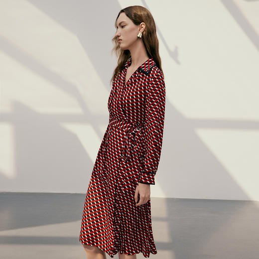 EITIE爱特爱春季新款V领气质时尚收腰显瘦连衣裙7307006 商品图2