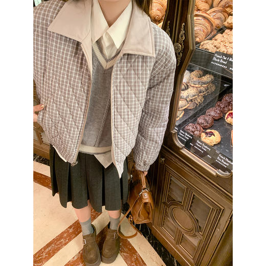 <曾小咸推荐> 现货秒杀！微信超特价！灰紫色夹棉翻领两面穿外套 日常359.99 立减190 秒杀169.99！ 商品图2