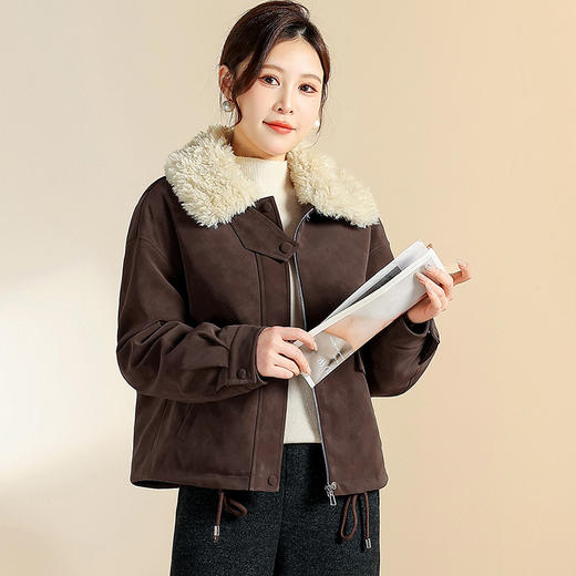 QYM CS25D102洋气鹿皮绒加绒加厚短外套时尚小个子羊羔毛显瘦上衣 商品图2