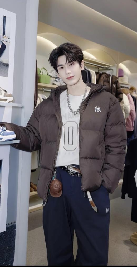 【云粉节】6楼MLB25年冬款羽绒服3ADJB085650BRS吊牌价2099 商品图0