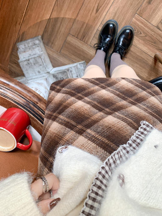 <曾小咸推荐> 现货秒杀！微信超特价！ 微信超特价！撞色花边毛衣开衫 日常209.99 立减120 秒杀89.99 ！咖格子半裙 日常129.99 秒杀69.99！ 商品图6