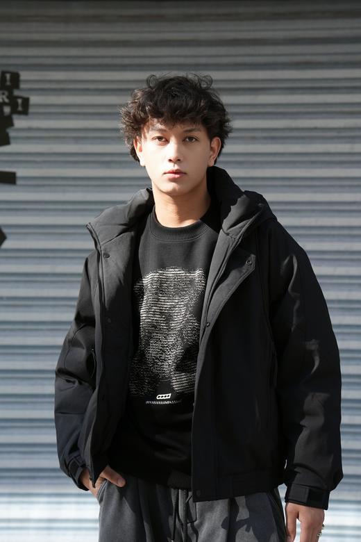 541974589保暖连帽羽绒服 商品图0