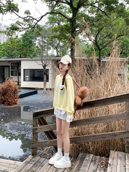 <曾小咸推荐> 现货秒杀！微信超特价！蕾丝黄色无帽圆领卫衣（加绒） 日常189.99 立减90 秒杀99.99！ 商品图6