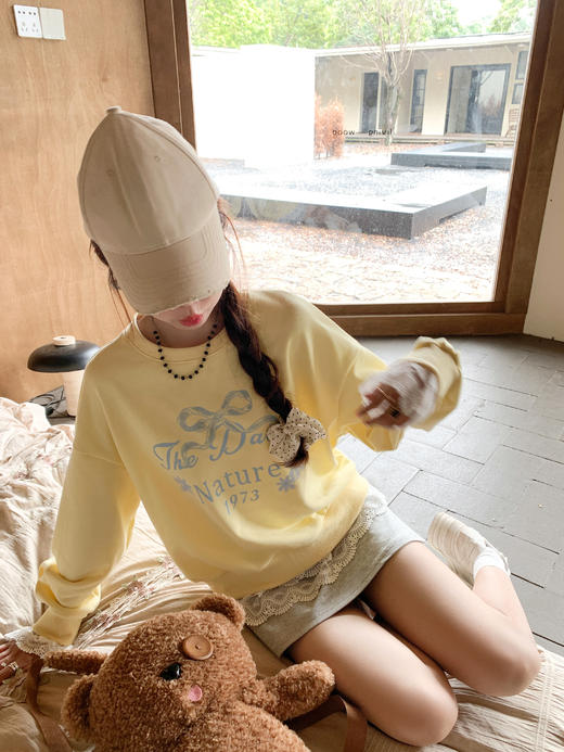 <曾小咸推荐> 现货秒杀！微信超特价！蕾丝黄色无帽圆领卫衣（加绒） 日常189.99 立减90 秒杀99.99！ 商品图7