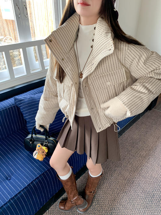 <曾小咸推荐>现货秒杀！微信超特价！杏色条纹短款羽绒服 日常499.99 立减230 秒杀269.99！米白打底衫秒杀59.99！！ 商品图10