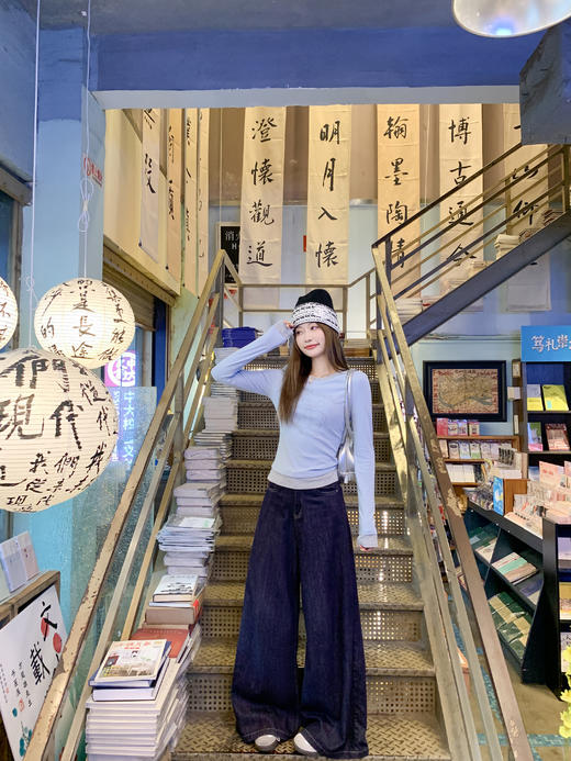 <曾小咸推荐> 现货秒杀！微信超特价！蓝色蝴蝶结印花内搭t恤 日常139.99 立减70 秒杀69.99！ 商品图5