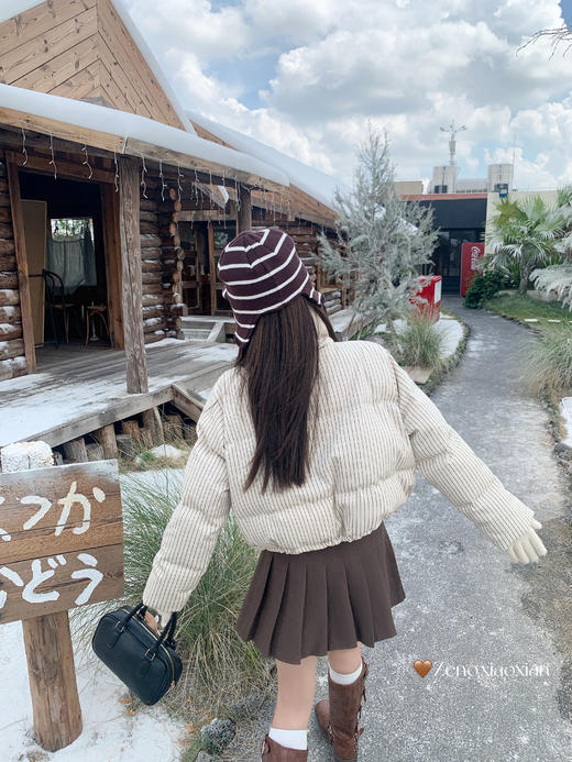 <曾小咸推荐>现货秒杀！微信超特价！杏色条纹短款羽绒服 日常499.99 立减230 秒杀269.99！米白打底衫秒杀59.99！！ 商品图12