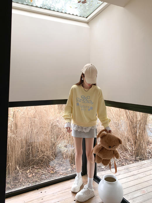 <曾小咸推荐> 现货秒杀！微信超特价！蕾丝黄色无帽圆领卫衣（加绒） 日常189.99 立减90 秒杀99.99！ 商品图11