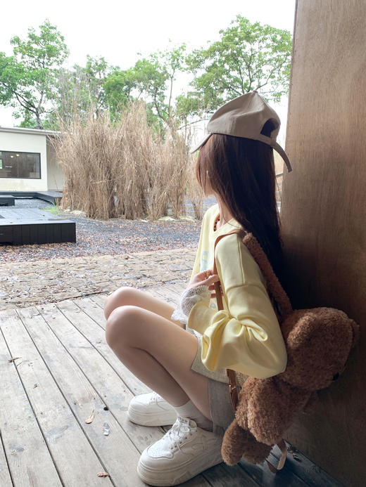 <曾小咸推荐> 现货秒杀！微信超特价！蕾丝黄色无帽圆领卫衣（加绒） 日常189.99 立减90 秒杀99.99！ 商品图9