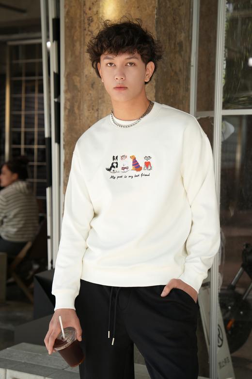 544364371刺绣小狗圆领卫衣 商品图0