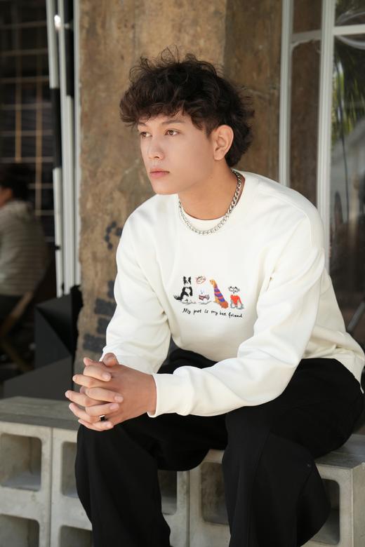 544364371刺绣小狗圆领卫衣 商品图1