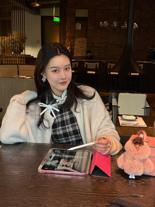 DUO智仙生 黑标罗曼蒂克诞生史 羊毛格纹蝴蝶结少女旗袍 商品图1