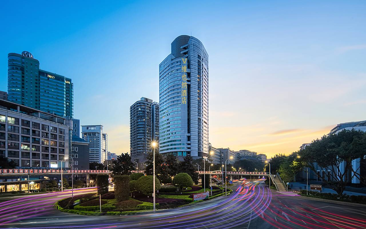 维也纳酒店（重庆上清寺牛角沱轻轨站店） 高级双床房