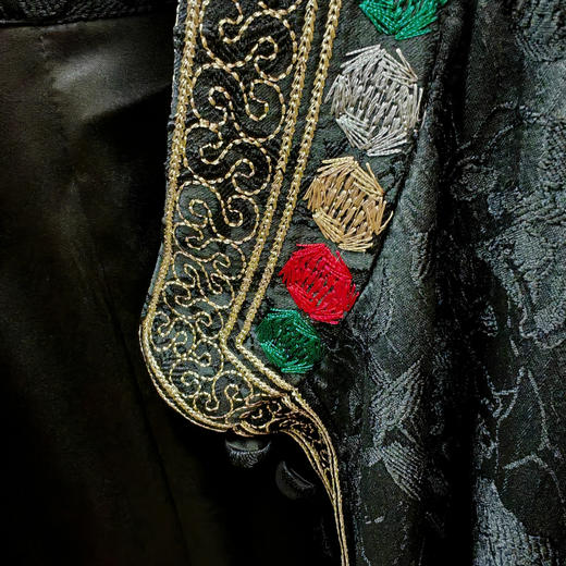 SZ3C52_漆黑色_大衣_春秋_领收腰刺绣长款_高级女装_BERNIEELEN 伯妮斯茵 商品图4