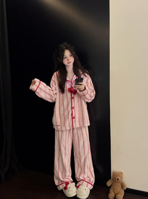 暖绒绒～野兽家HelloKitty法兰绒家居服 胸前立体蝴蝶结 可爱满分 商品图9