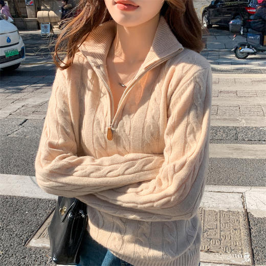 冬日美出圈【衣本素 高领半拉链纯色麻花羊毛针织衫ZD3026AI】加厚款  拉夫麻花复古纹理 慵懒贵气 手感厚实超软糯 商品图4