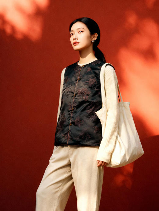 X252944夹棉马甲。 商品图1